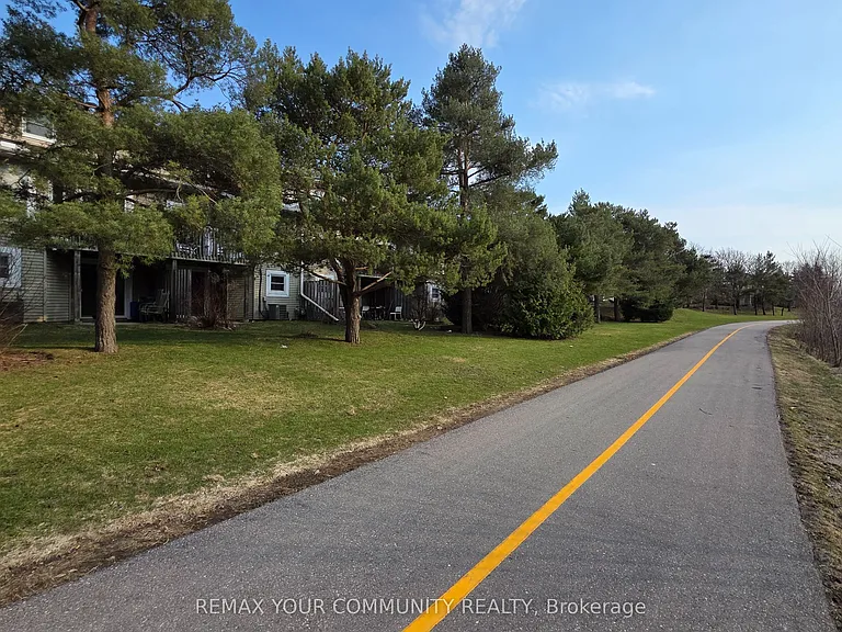 210 Highland Cres #19 — Photo 36