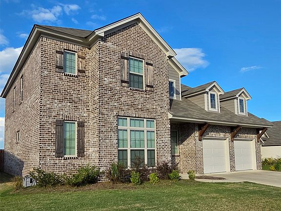 3rd image of 9348 Crescent Lodge Cir