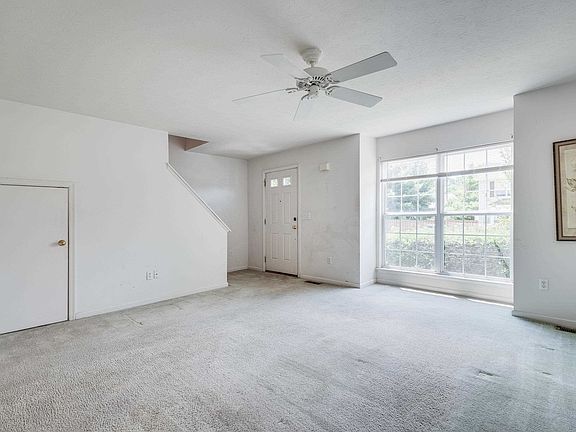 4th image of 627 Stonewall Dr
