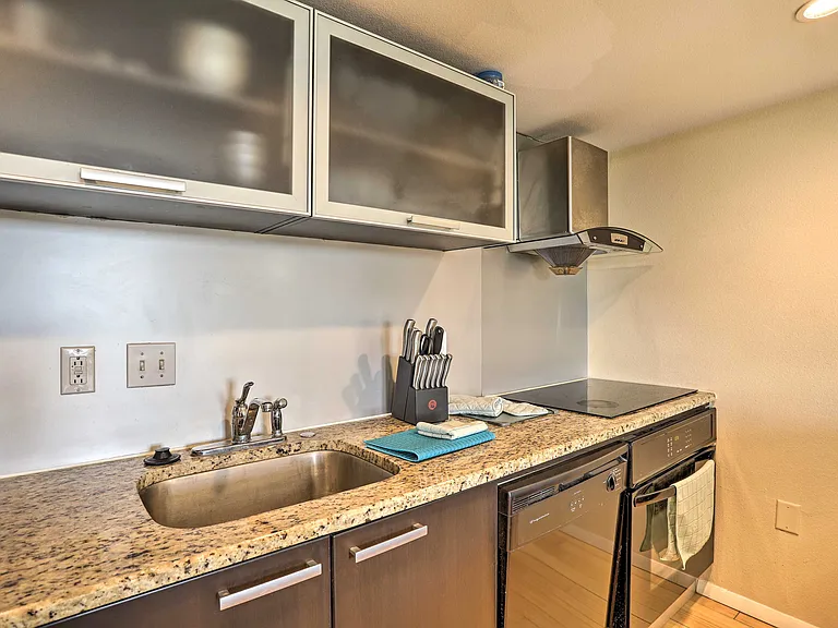 701 S Madison Ave #102 — Photo 5