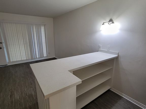 4th image of 1326 N Flores St #3B