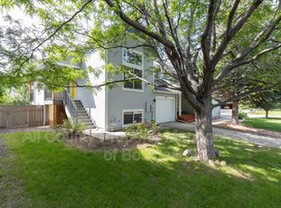 3879 Oakwood Dr, Longmont, CO 80503