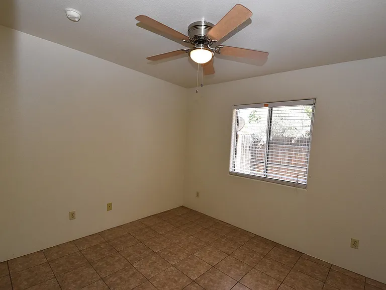 2725 N Dodge Blvd #2725 — Photo 14