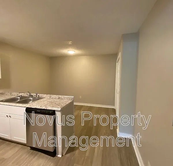 124 Bowen St #H — Photo 6