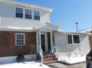 18 Farrell St, Long Beach, NY 11561