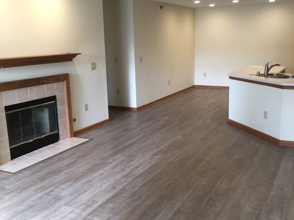 N25W24011 River Park Dr APT 8