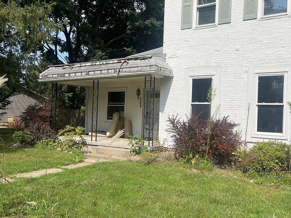 1st image of 209 Fayette St