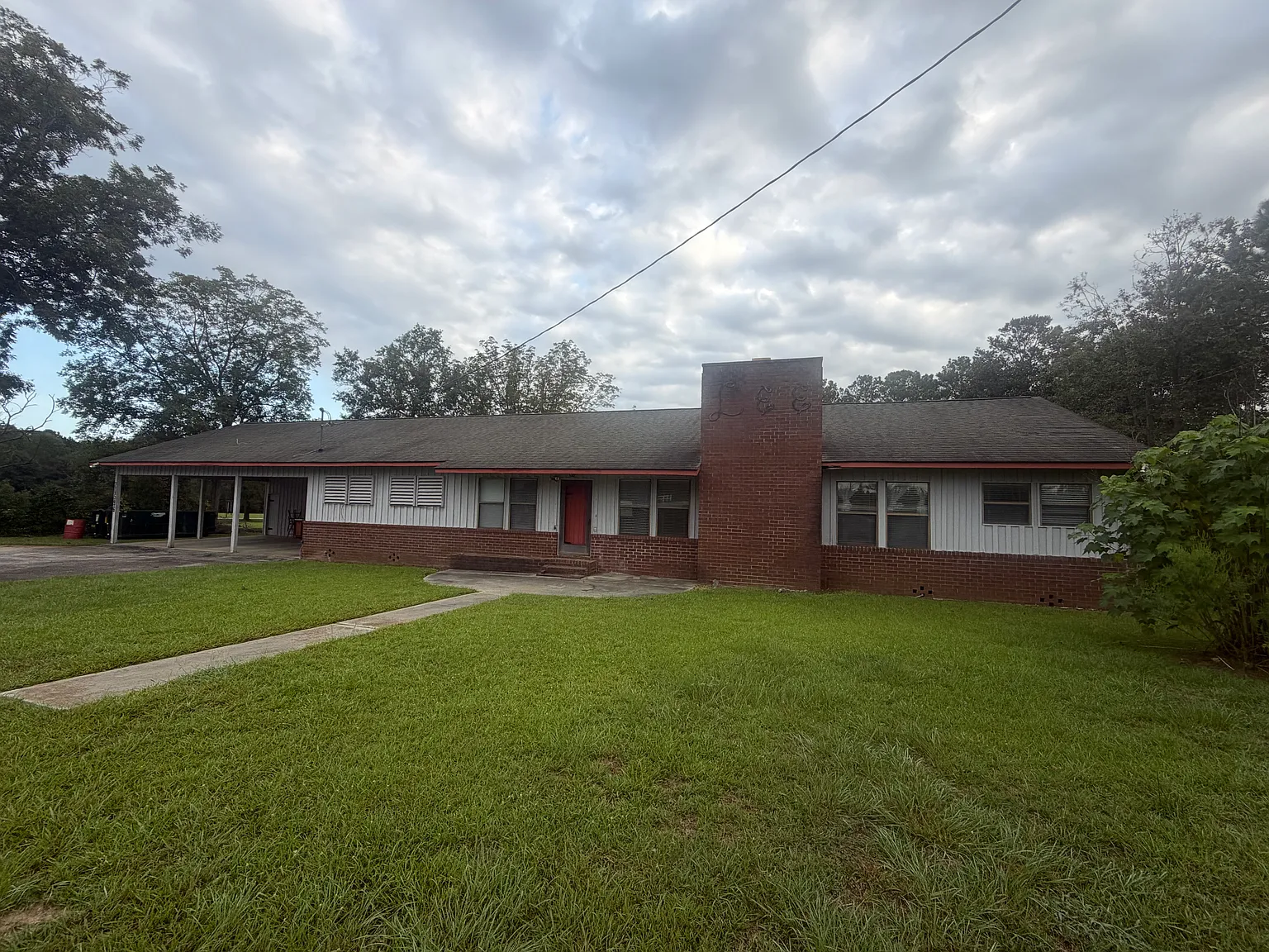 4 bed, 2376 sqft, $2,900 — Photo 1