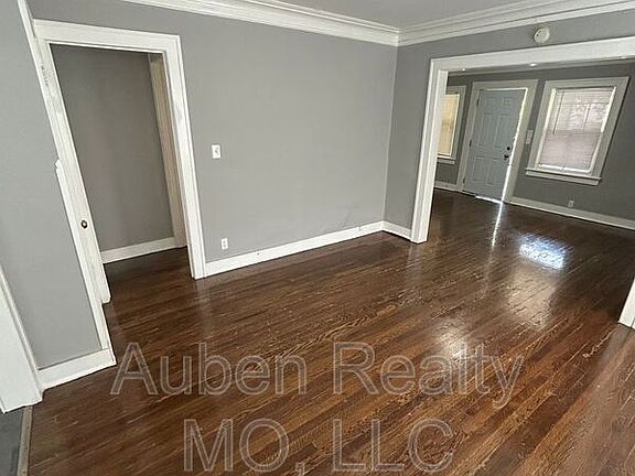 4th image of 5430 Charlotte St