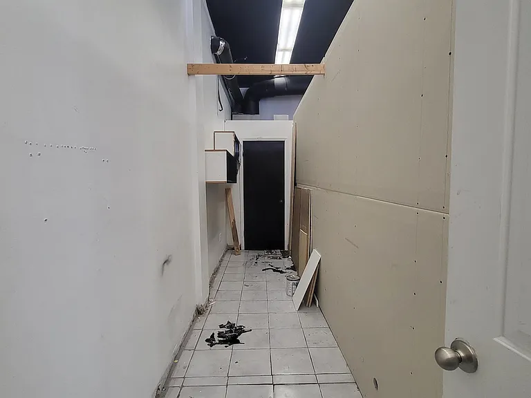 70 Union Ave — Photo 10