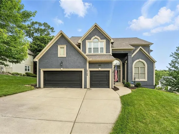 5708 Cottonwood St, Shawnee, KS 66216