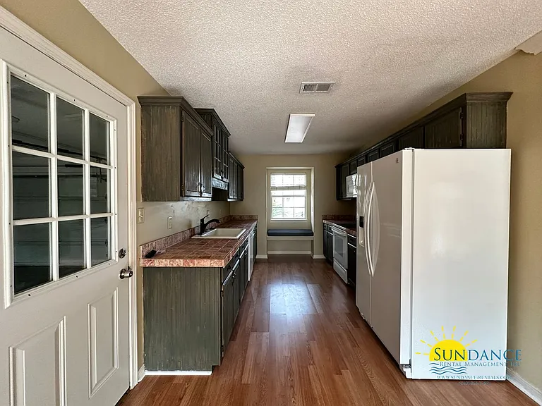 6 Shamrock Dr — Photo 3