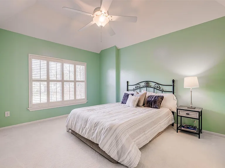 5534 Honor Dr — Photo 32