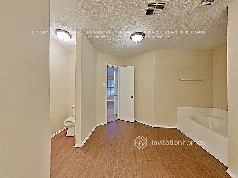 1537 Englewood Dr — Photo 21
