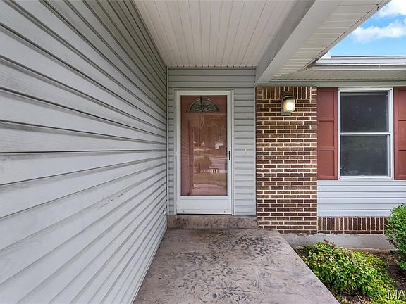 3rd image of 501 Echo Hill Ct