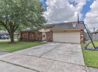 10114 Stonemont Rd, La Porte, TX 77571