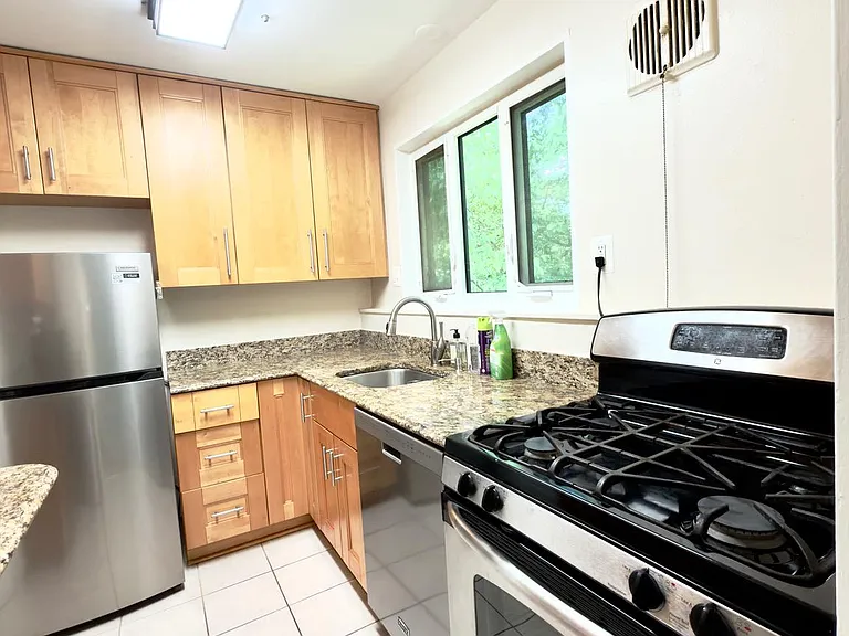 10311 Montrose Ave #202 — Photo 5