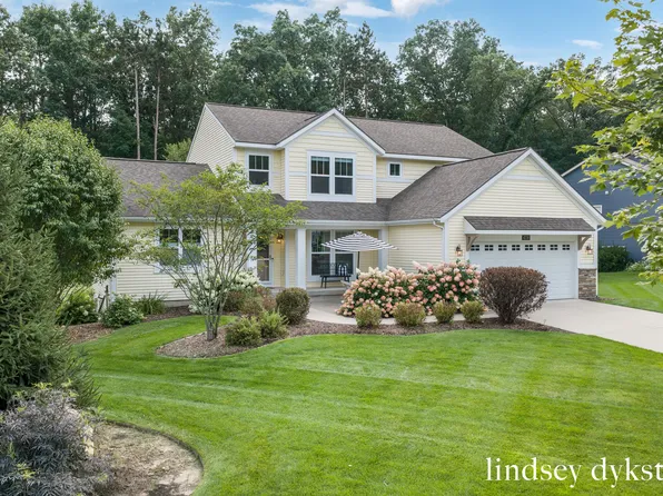 4238 Oak Timbers Dr NE, Grand Rapids, MI 49525