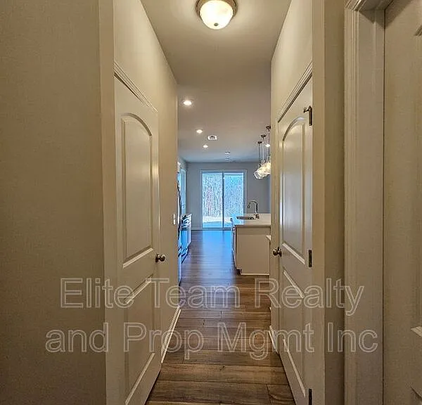 3108 Cheyney Park Dr — Photo 10