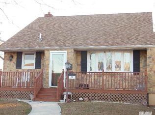 74 Parma Rd, Island Park, NY 11558