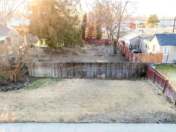 Brown St, Prosser, WA 99350