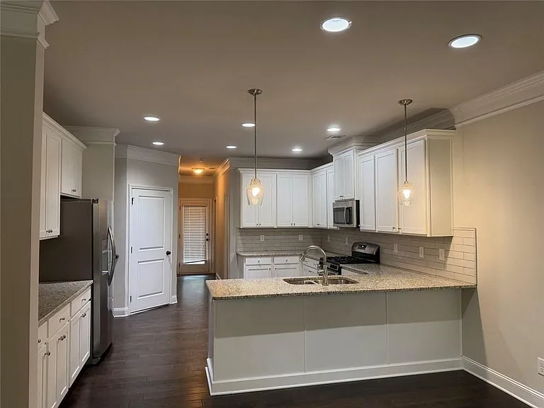 3772 Ledgemont Dr — Photo 14