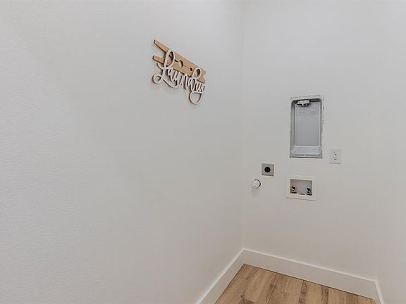 4th image of 2111 Wright St #2111A