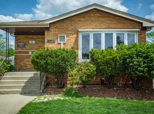 8717 Stevens Dr, Oak Lawn, IL 60453