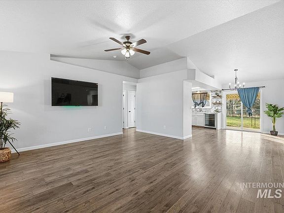 5th image of 1227 S Cassia Pl