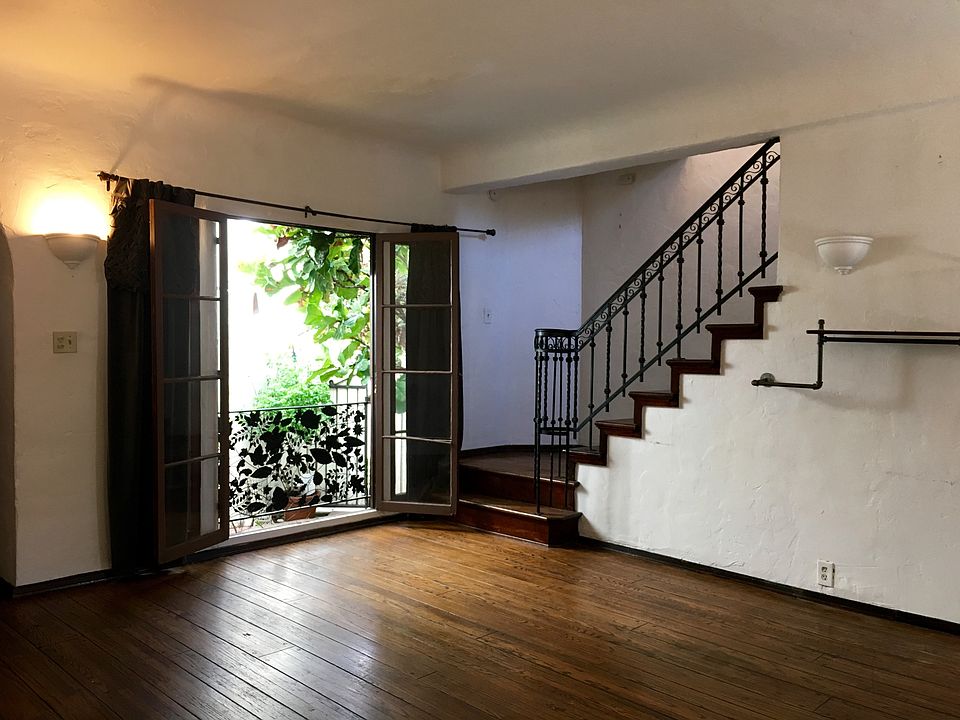 1st image of 1519 N Hayworth Ave