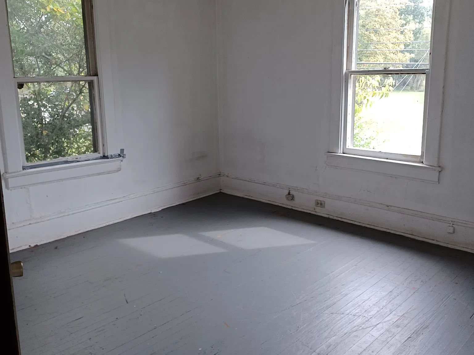 3 bed, 1.5 bath, 1097 sqft, $1,300 — Photo 3