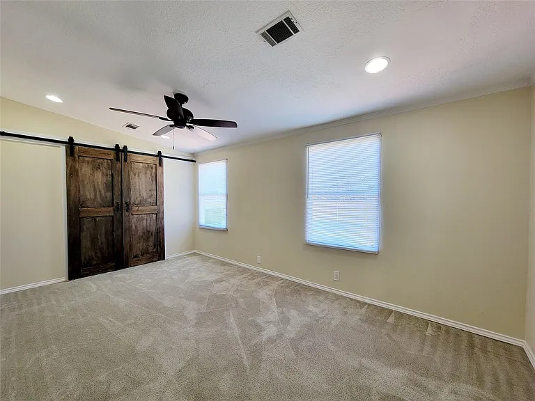 305 Paddock St #7 — Photo 17
