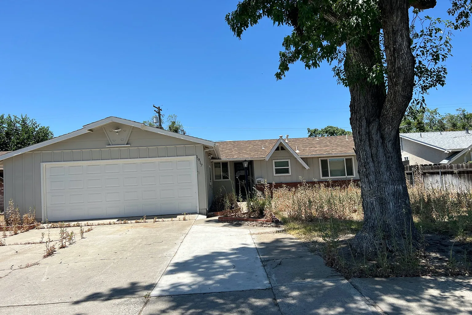 1917 Sunrise Ave photo 1