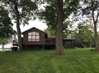 635 W Heller Dr, East Dubuque, IL 61025