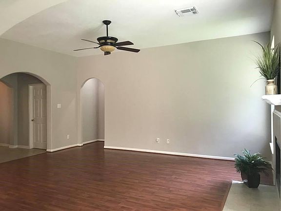 5th image of 13406 Yaupon Holly Ln