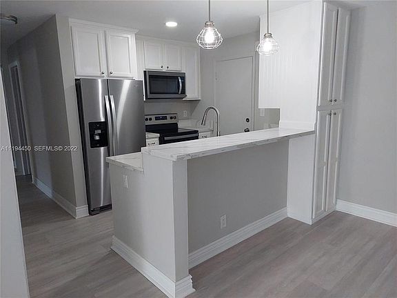 5th image of 1700 SE 15th Street SE #309