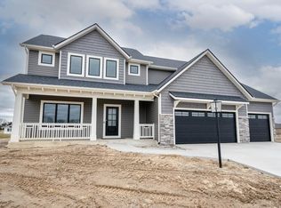 18718 Eisley Cv, Auburn, IN 46706