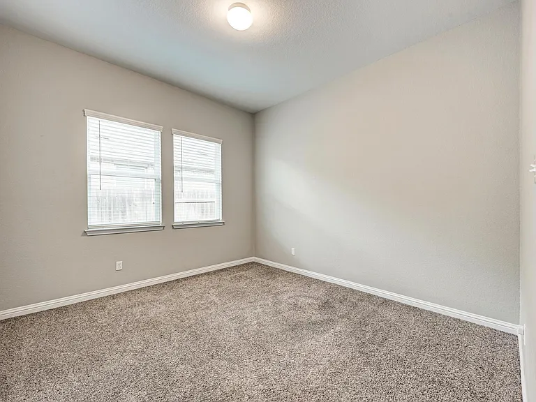 4428 Mandalin St — Photo 32