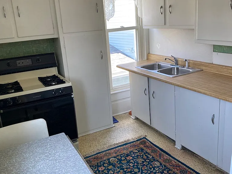 712 Poplar St #4 — Photo 7