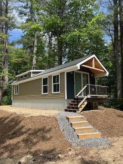 1st image of 28 Hogan Pond Lane