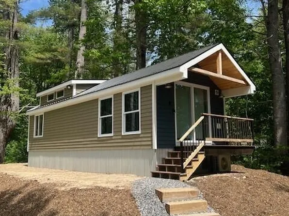 28 Hogan Pond Lane, Oxford, ME 04270