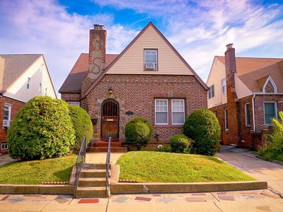 16627 25th Avenue, Whitestone, NY, 11357