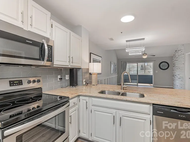 17544 Tuscany Ln — Photo 8