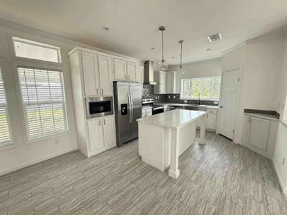 3 bed, 2.0 bath, 1356 sqft, $1,533 — Photo 2