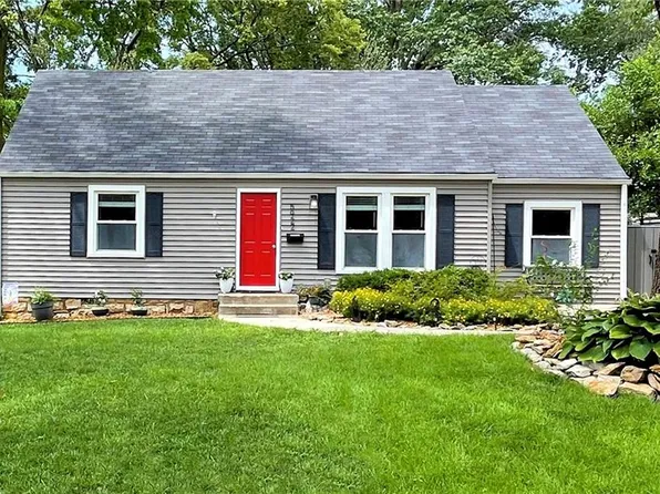5922 Hardy St, Overland Park, KS 66202