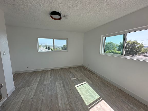 5th image of 5710 Stratford Rd