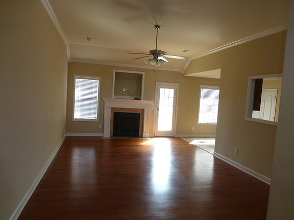 5th image of 307 Ravens Crest Dr