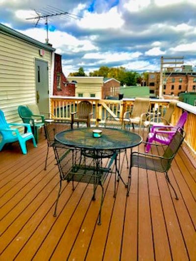 Common Area Rooftop with BBQ & Patio Furniture