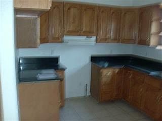 4th image of 1220 Plum St