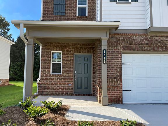 Front Door/Porch view